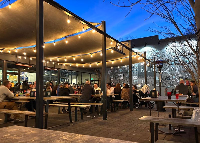 Urban Roots Brewery & Smokehouse, Sacramento