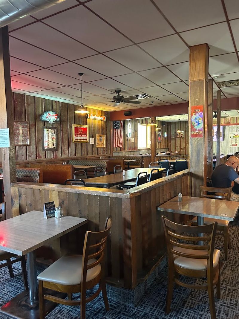 Outlaw Steakhouse & Saloon, Garland