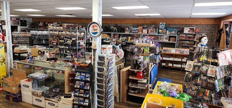 Find The Collectibles You Always Wanted Inside This North Carolina Shop - Decor Hint Reasons To Return