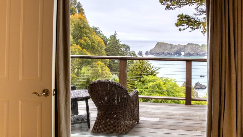 Waitlists, Quiet Policies, And A Stay Built Around Privacy