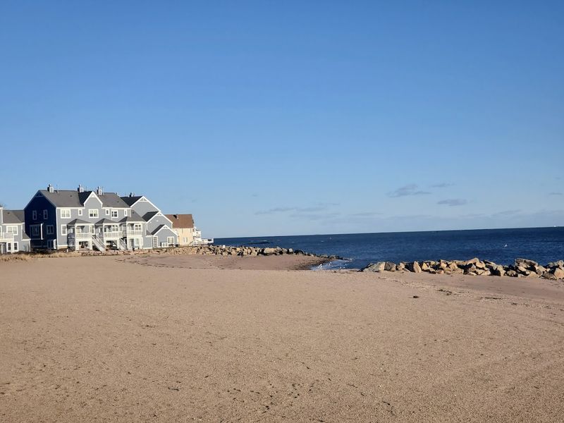 Momauguin Beach, East Haven