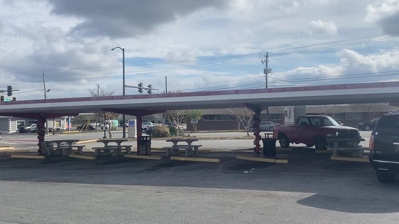 These Burgers At This Georgia Favorite Are Simple, Classic, And Hard To Beat - Decor Hint Outdoor Seating With a Genuine Drive-In Feel
