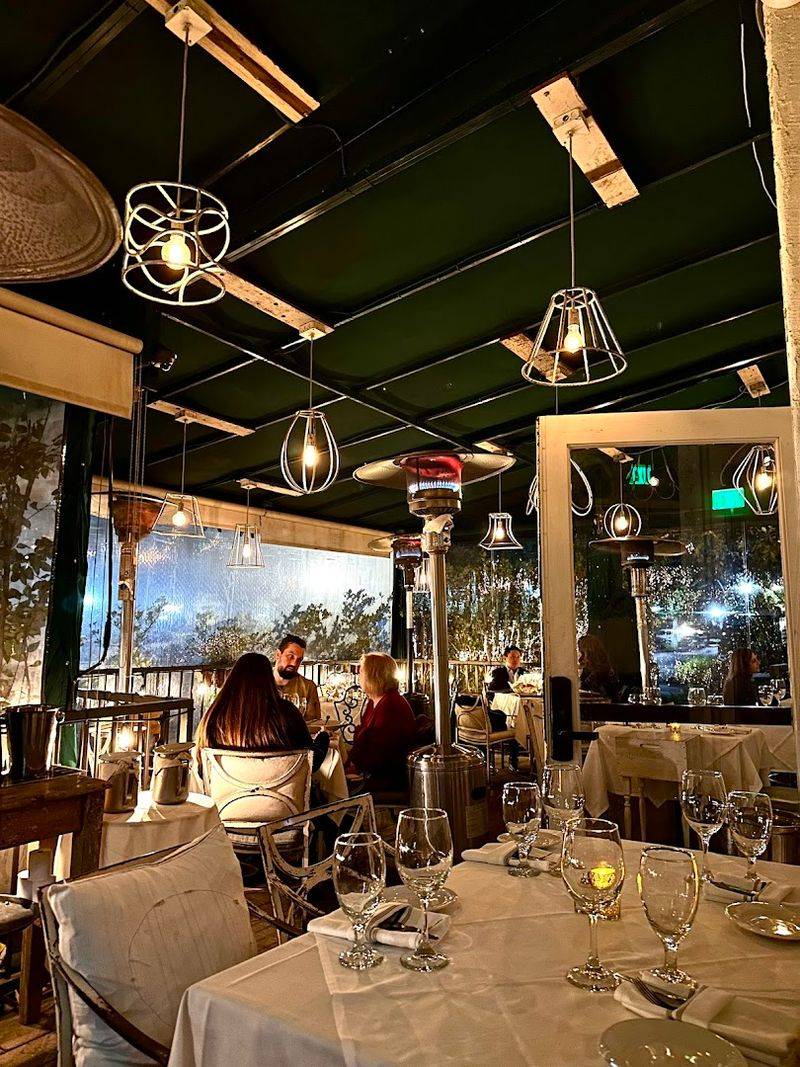 10 Unexpected Italian Restaurants In Hawaii That Totally Deliver - Decor Hint Nonna's