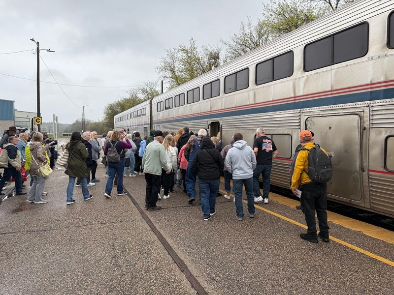Amtrak Empire Builder, Milwaukee To Wisconsin Dells