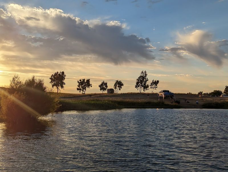 These 10 Waterfront Campgrounds In California's Central Valley Are Ideal For Spring Weekends - Decor Hint Woodward Reservoir Campground