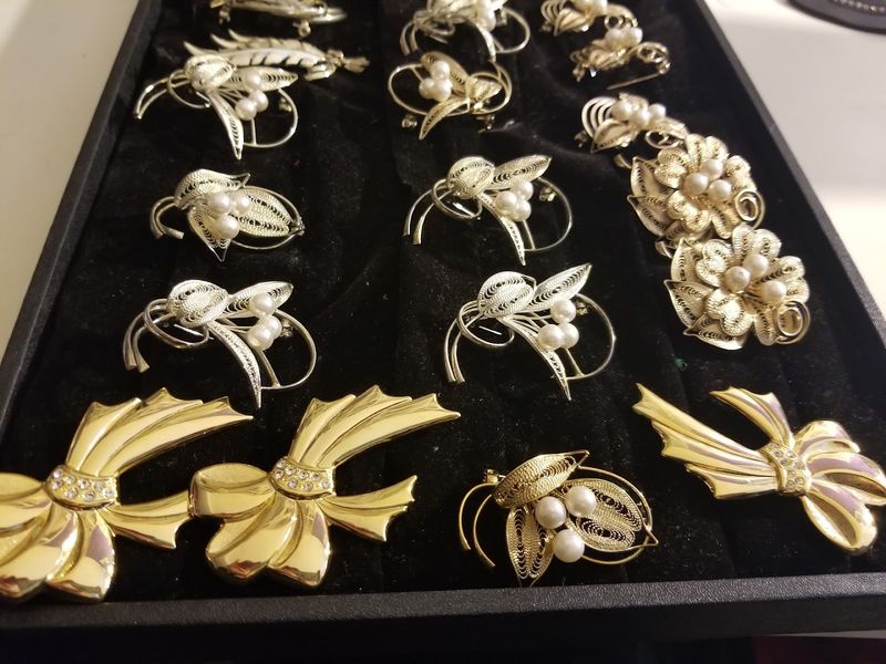 These Illinois Flea Markets Are Full Of Hidden Treasures Waiting To Be Found - Decor Hint Maxwell Street Market