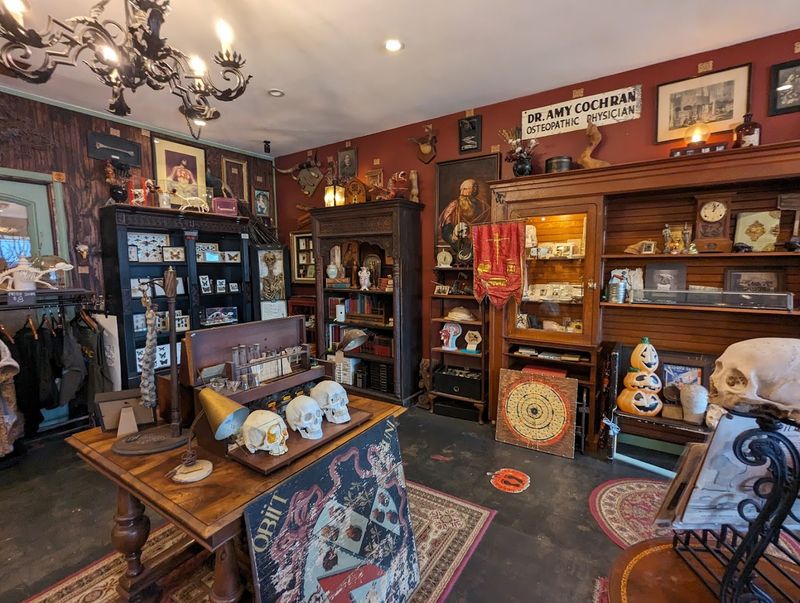 Vintage Clothing And Mourning Jewelry With Real Historical Character