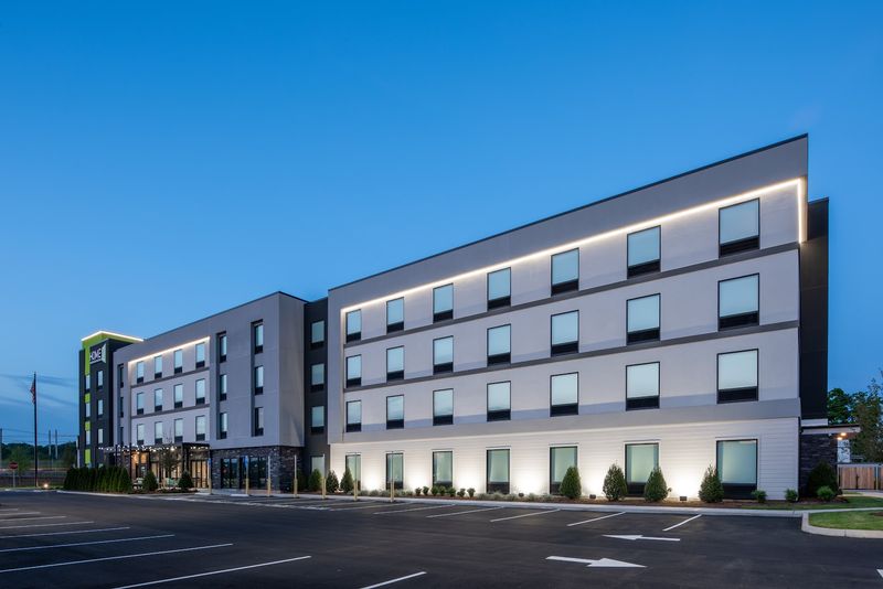 11 Pet-Friendly Connecticut Hotels That Make Traveling Easy - Decor Hint Home2 Suites By Hilton East Haven New Haven
