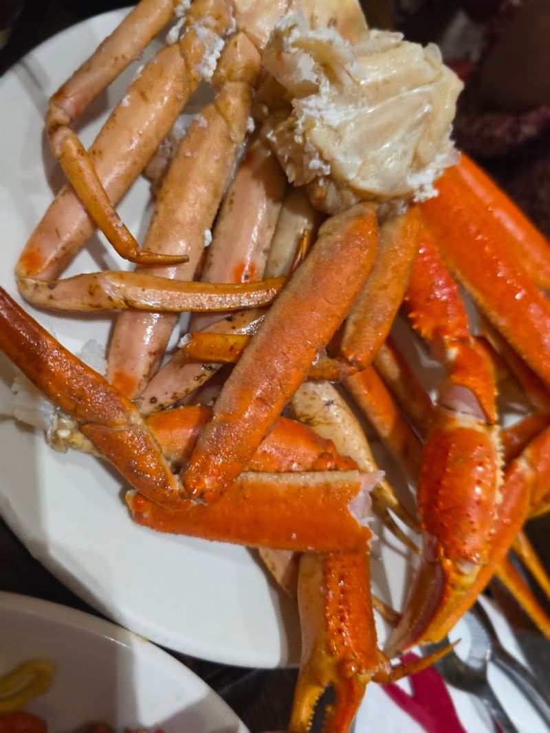 Crab Legs Make Fridays And Saturdays Worth The Trip Too