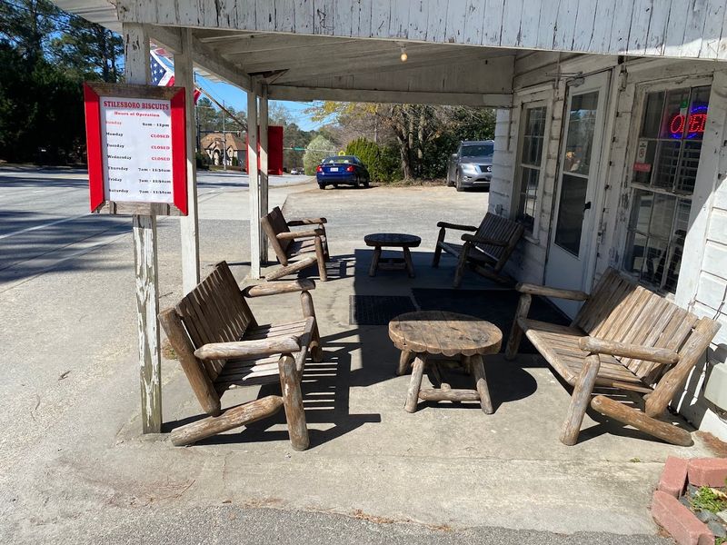 This Georgia Diner Is A Must-Visit For Anyone Who Loves A Great Breakfast - Decor Hint A True Community Gathering Spot for Locals