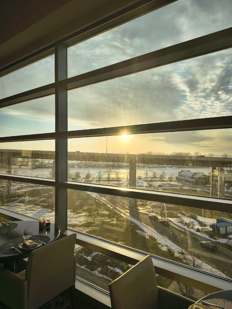 If You Are Eating In Buffalo, New York These 10 Are The Restaurants Worth Sitting Down For - Decor Hint Panorama On Seven