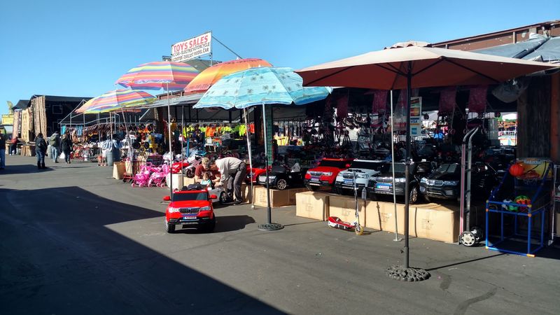 Denio's Roseville Farmers Market and Swap Meet