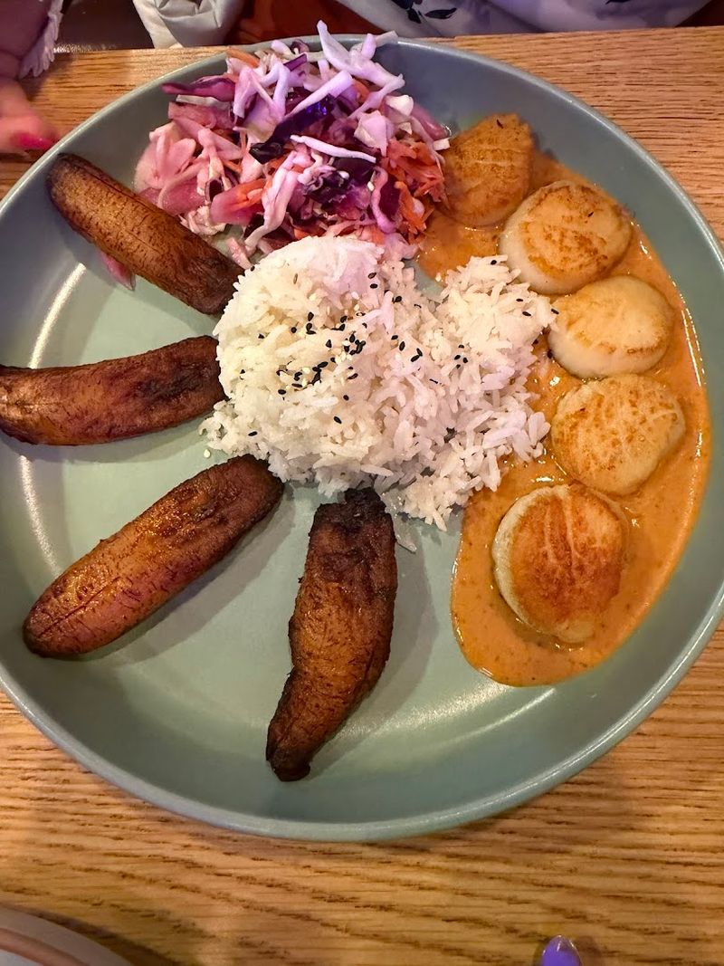 These North Carolina Restaurants Focus On The Basics And Deliver On Seafood - Decor Hint Salt Fish Restaurant & Tiki Bar