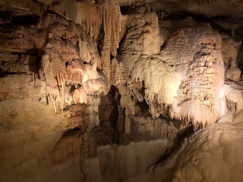 Natural Bridge Caverns