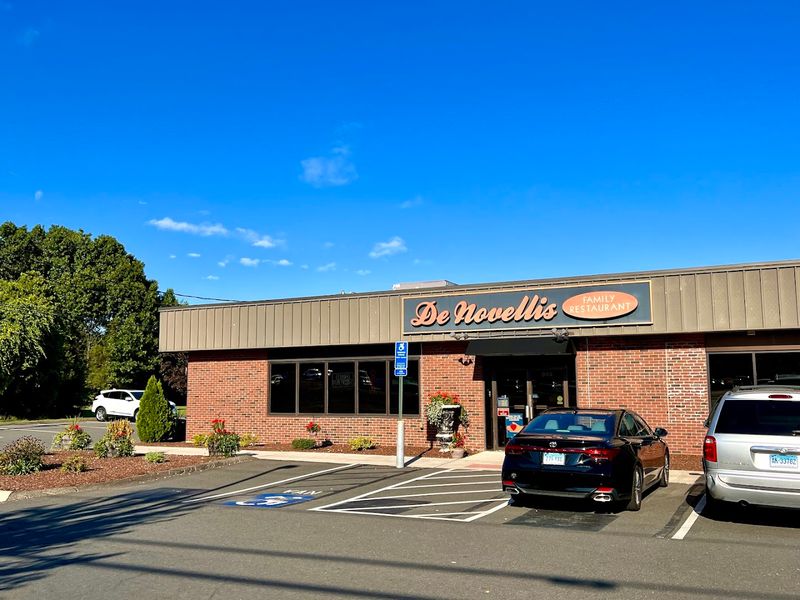 DeNovellis, Rocky Hill