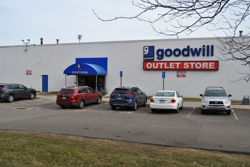 Goodwill Store & Donation Center, Hamden