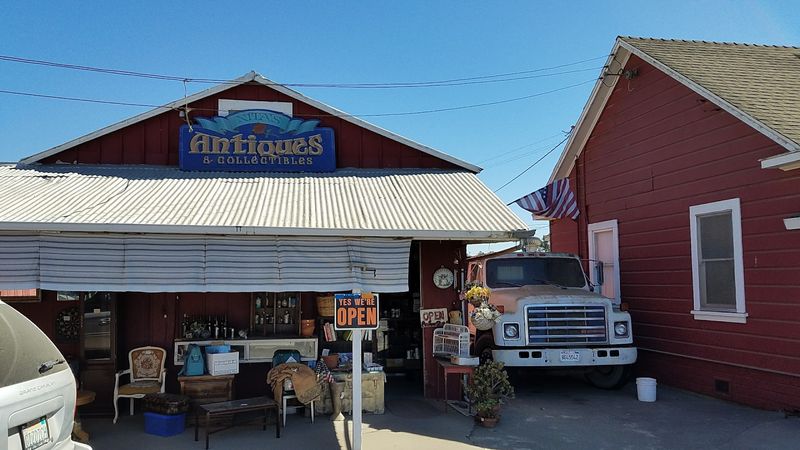 The Red Barn and the Nostalgic Farm Setting