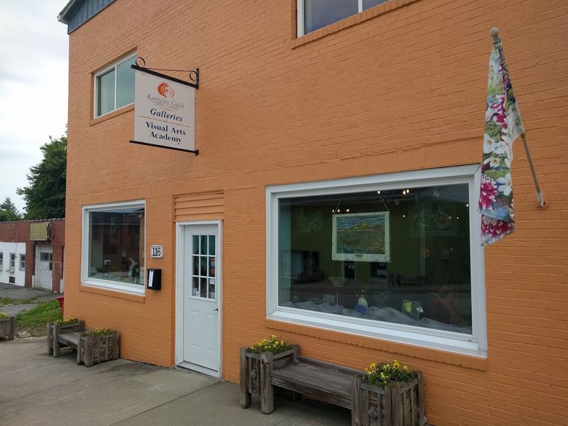 Explore Exhibits At The Kentucky Guild Of Artists And Craftsmen