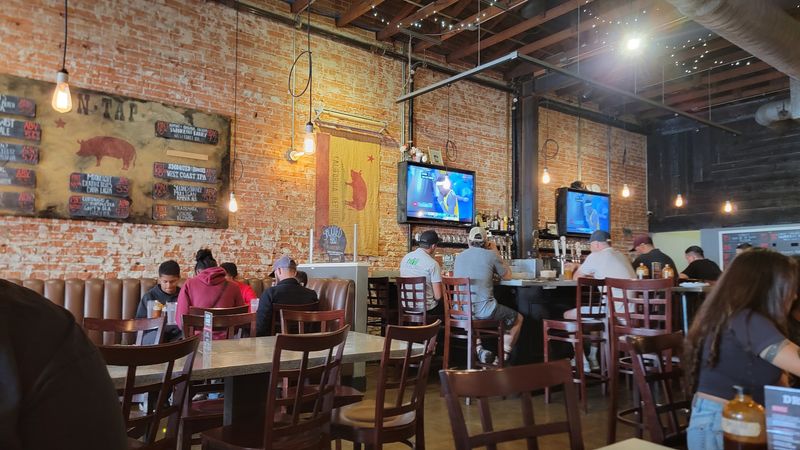 Smoqued California BBQ, Orange