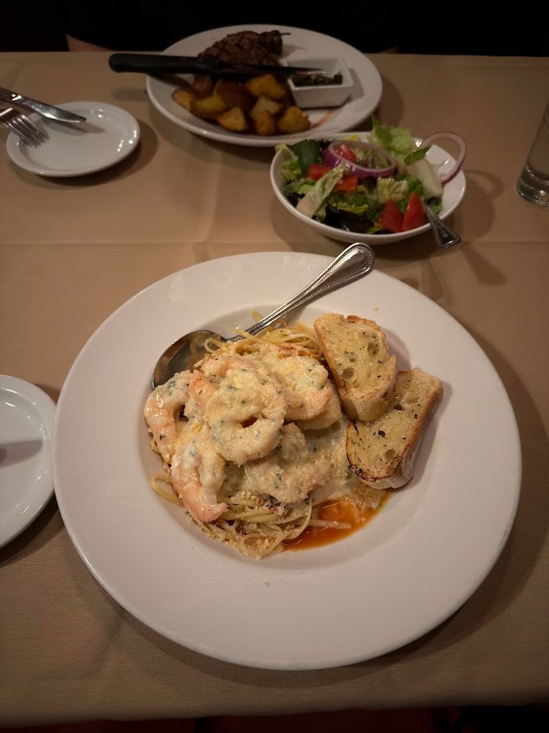 17 Arizona Restaurants In Small Towns You Won't Believe Are This Good - Decor Hint Red Raven Restaurant