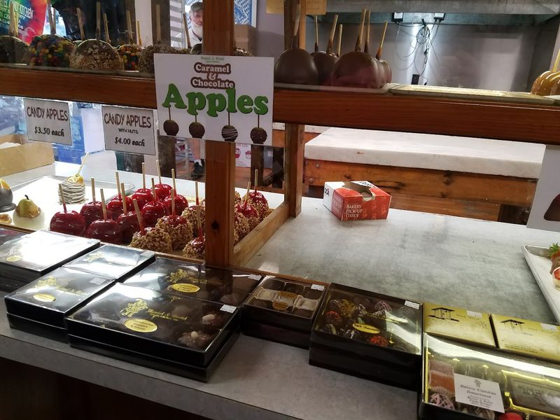 Live Candy-Making You Can Watch Up Close