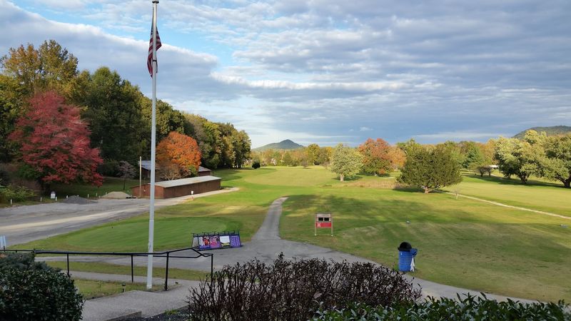 Play A Relaxed Round At Berea Golf Club