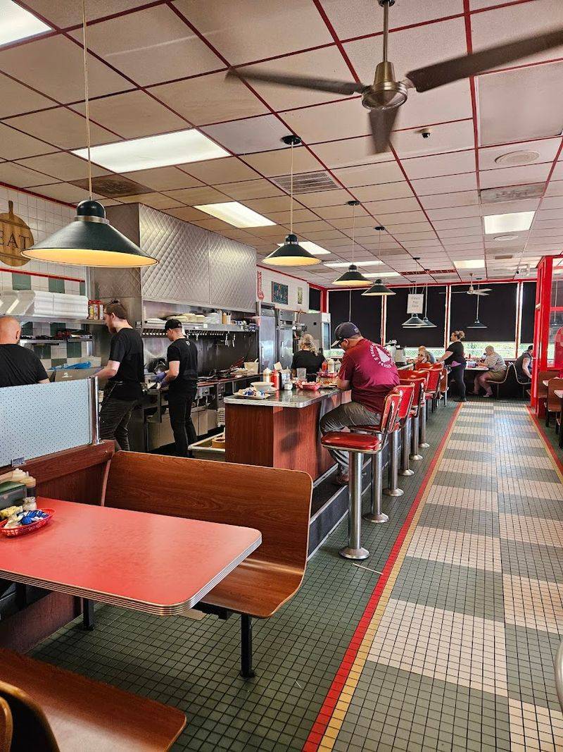 Vinyl Booths Retro Vibe