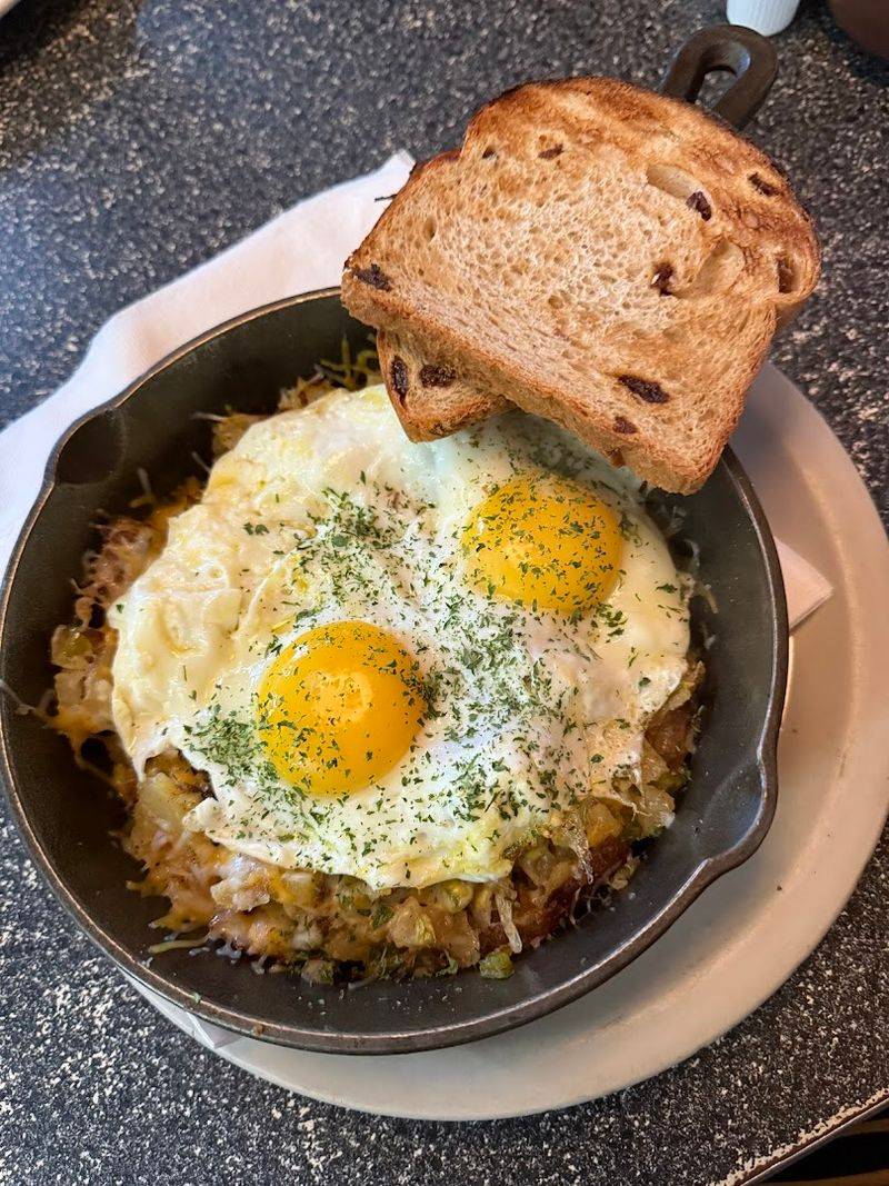 Customizable Omelets Cooked With Real Skill