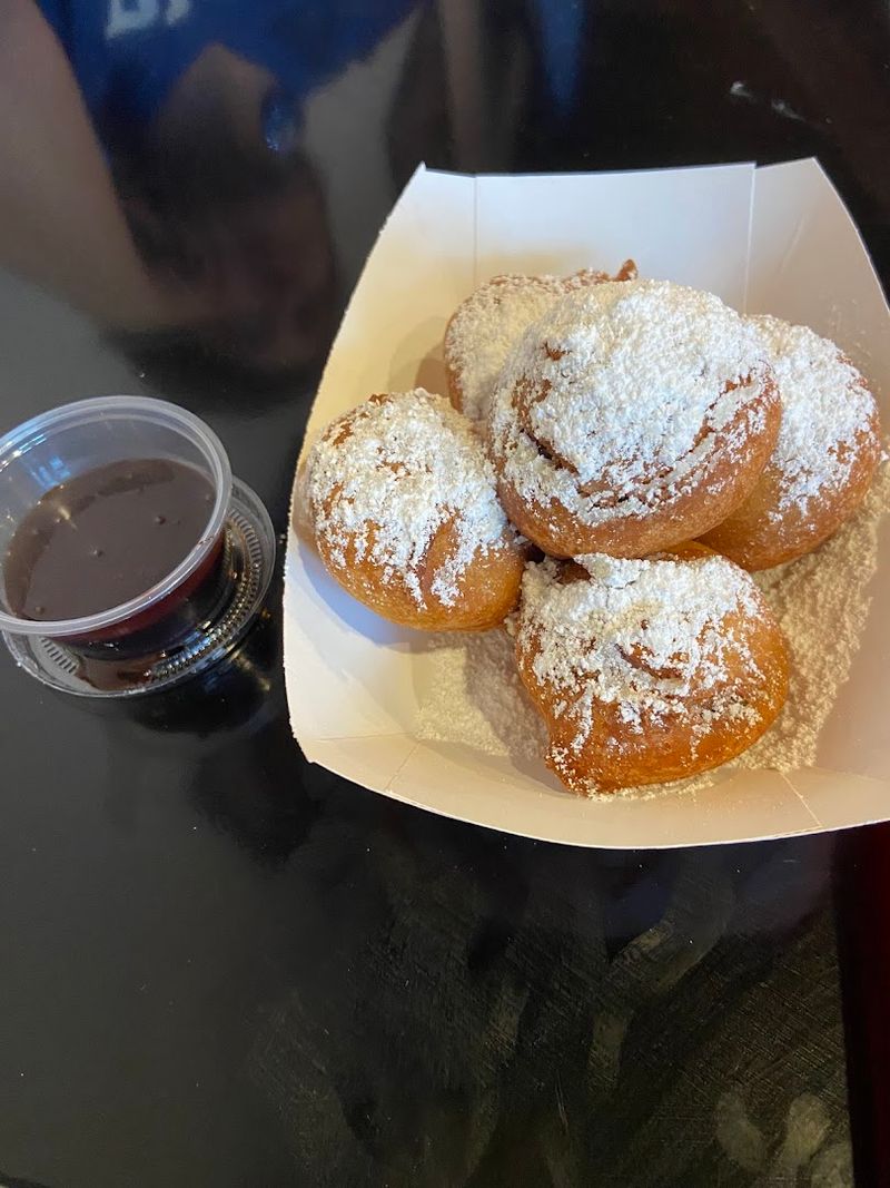 Funnel Cake With Powdered Sugar