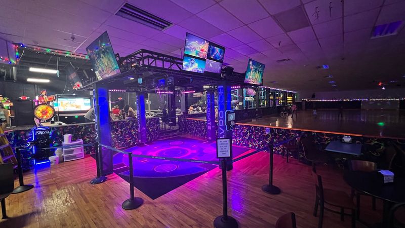 Ghostly Manor Thrill Center 