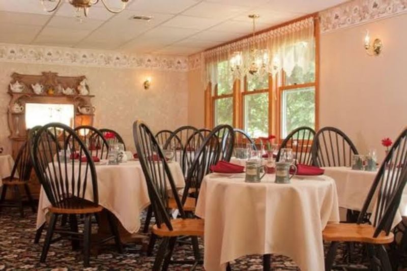 Inn At Ellis River