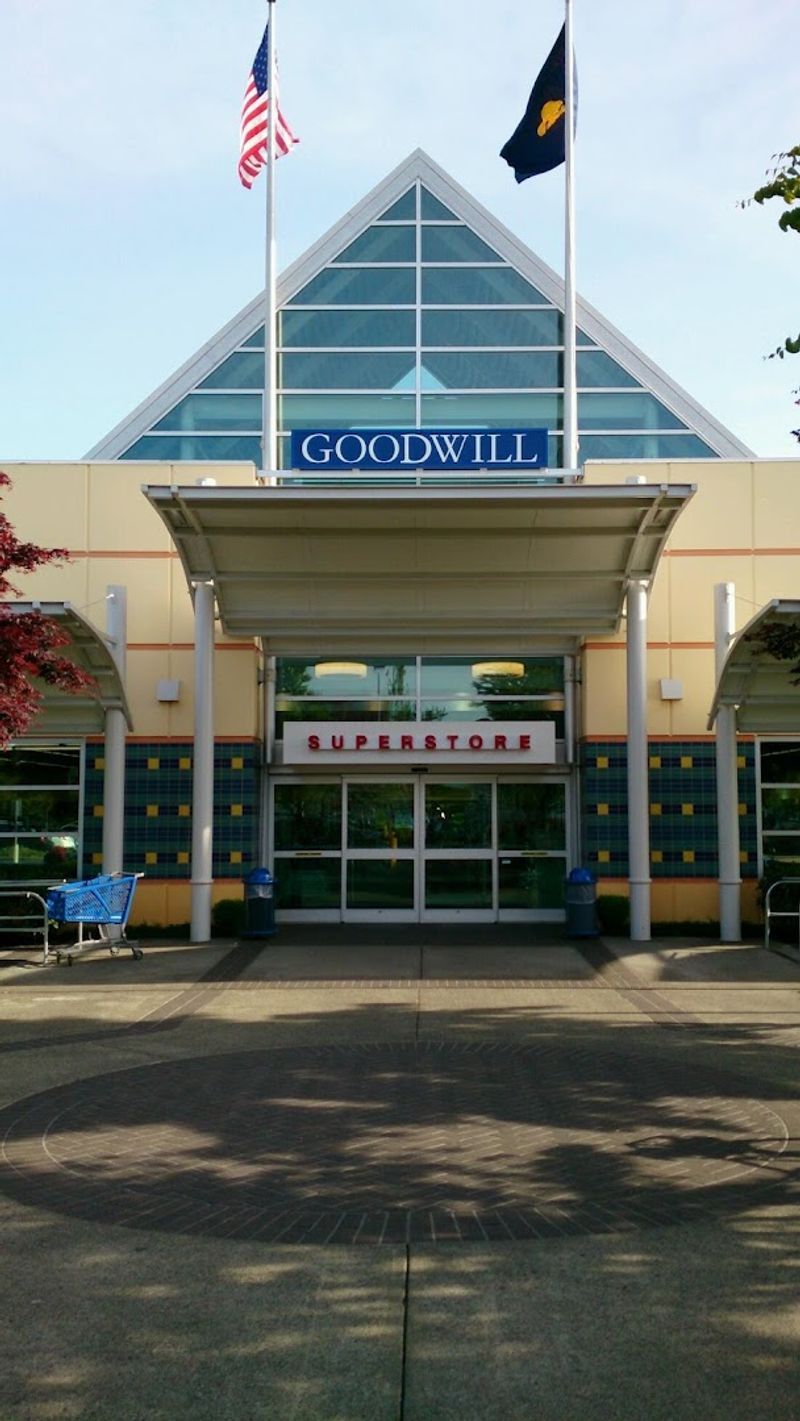 Goodwill Superstore SE Portland