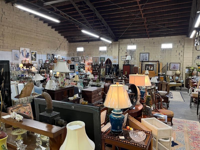 Vintage Treasures – Thomasville