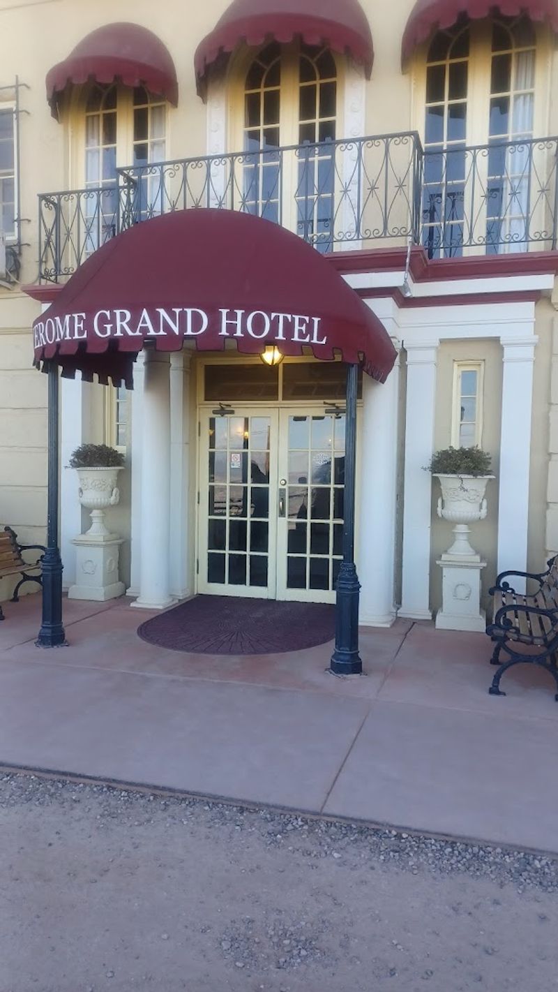 17 Arizona Restaurants In Small Towns You Won't Believe Are This Good - Decor Hint Asylum Restaurant