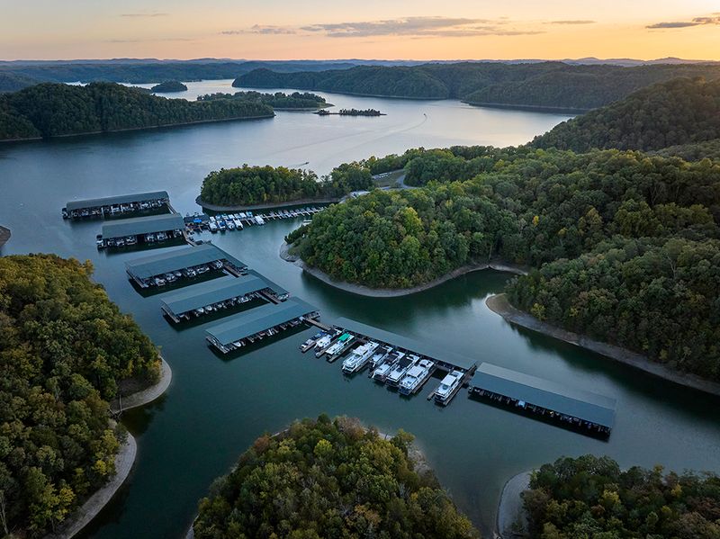 Dale Hollow Lake State Resort Park