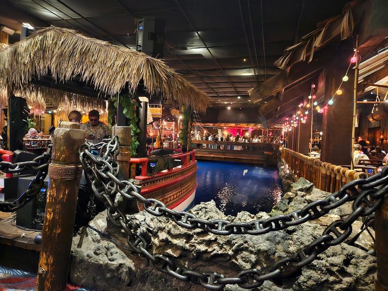 If You Haven't Eaten Inside A Tropical Lagoon In California, You're Missing Out Big Time - Decor Hint Live Music Floats On The Water