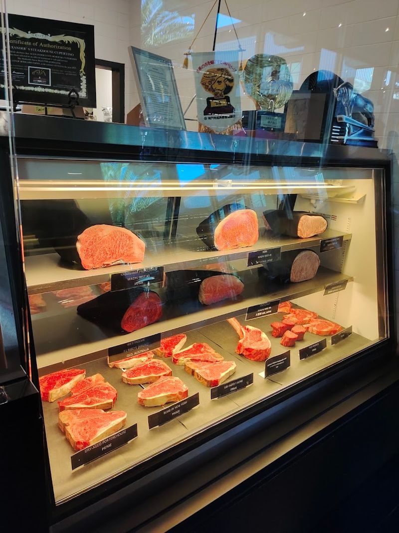 This California Steakhouse Turns Prime Rib Into A Real Art Form - Decor Hint Japanese Wagyu Options Set This Steakhouse Apart