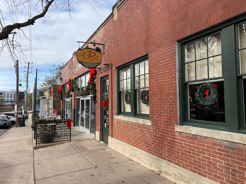 These Raleigh Ribs Are The Reason People Keep Saying North Carolina Does BBQ Better Than Anyone Else - Decor Hint North Carolina BBQ Earns Its Reputation Every Single Time