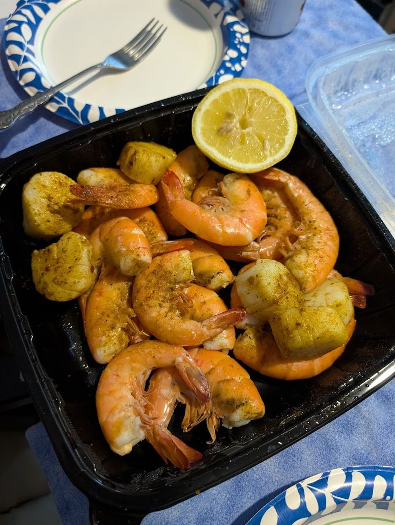 Local Seafood That Keeps Things Simple