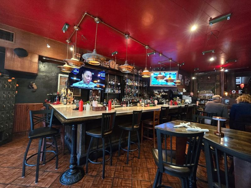 17 Arizona Restaurants In Small Towns You Won't Believe Are This Good - Decor Hint Bisbee's Table