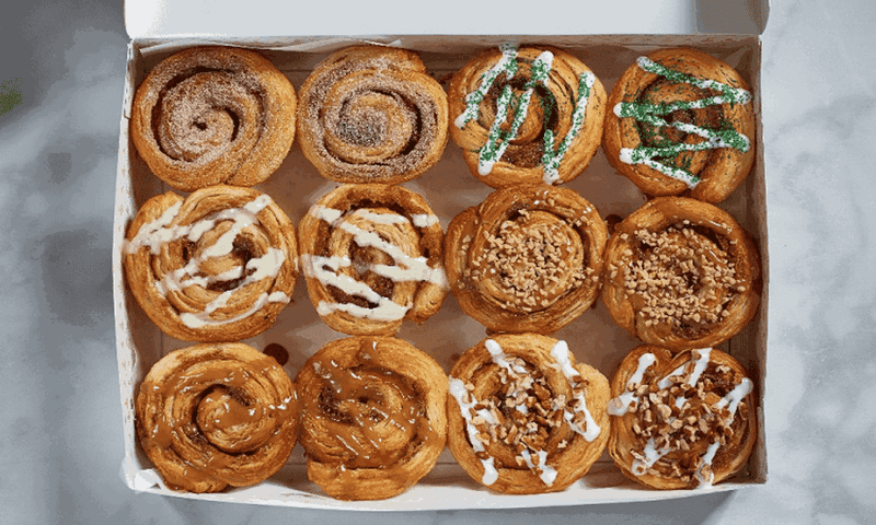 This Colorado Bakery's Cinnamon Roll Has A Cult Following - Decor Hint Ordering Tips For First Timers