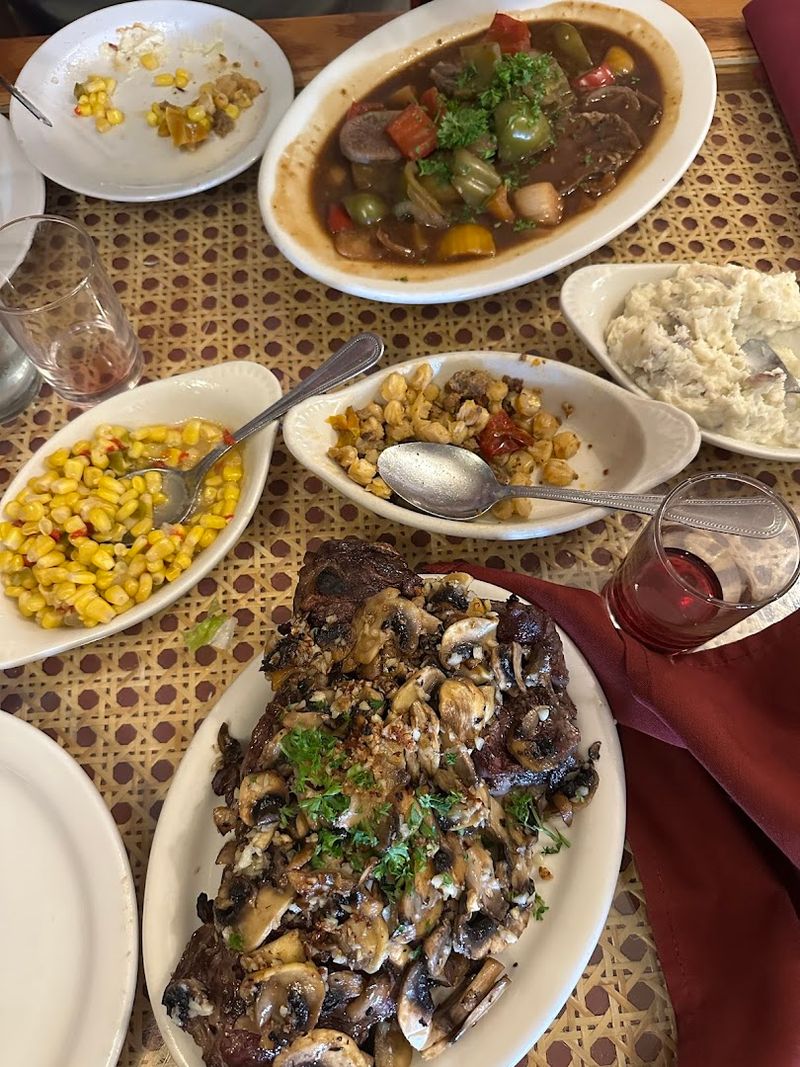 The Food That Arrives Without A Menu