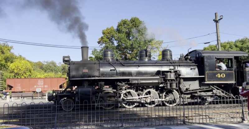 The Dreamy Train Ride In Connecticut Your Family Will Talk About For Years