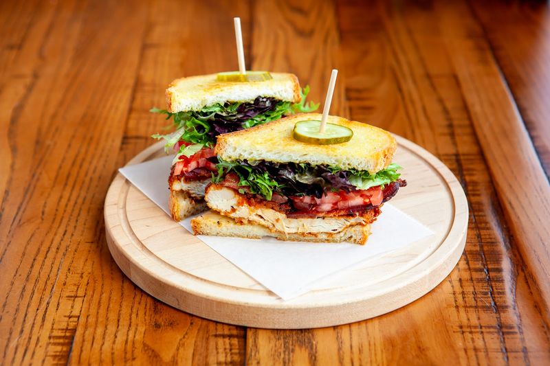 Lunch And Early Dinner Can Be Smart Times To Visit