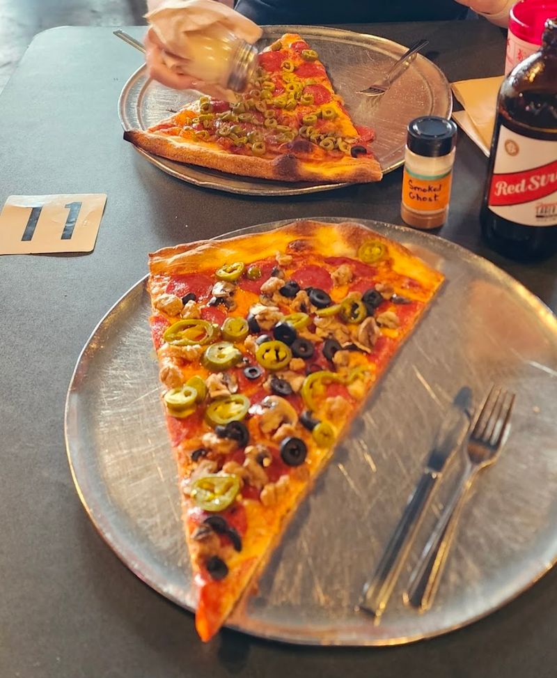 This Legendary Georgia Pizzeria Serves 30 Inch Pizzas Worth The Hype - Decor Hint Generous Lunch Specials That Are Easy on the Wallet