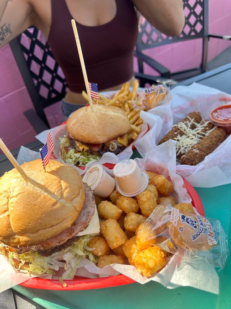 The Daddy O Burger Worth Loosening Your Belt For