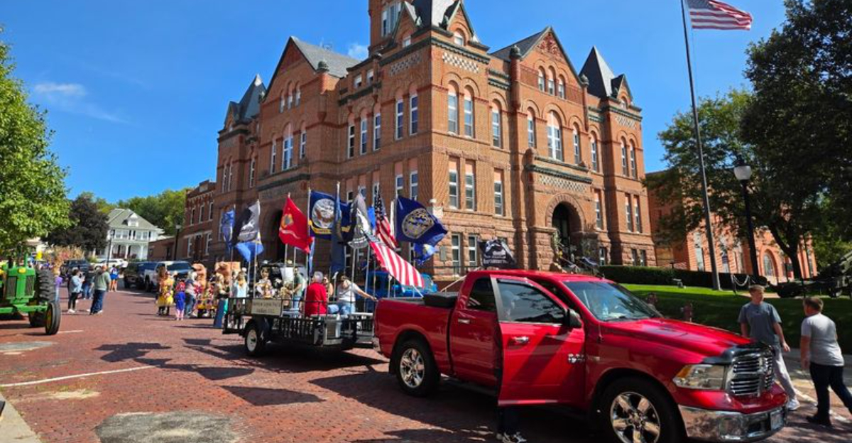 The Gorgeous Historic Town In Nebraska That Feels Like A Hallmark Movie - Decor Hint