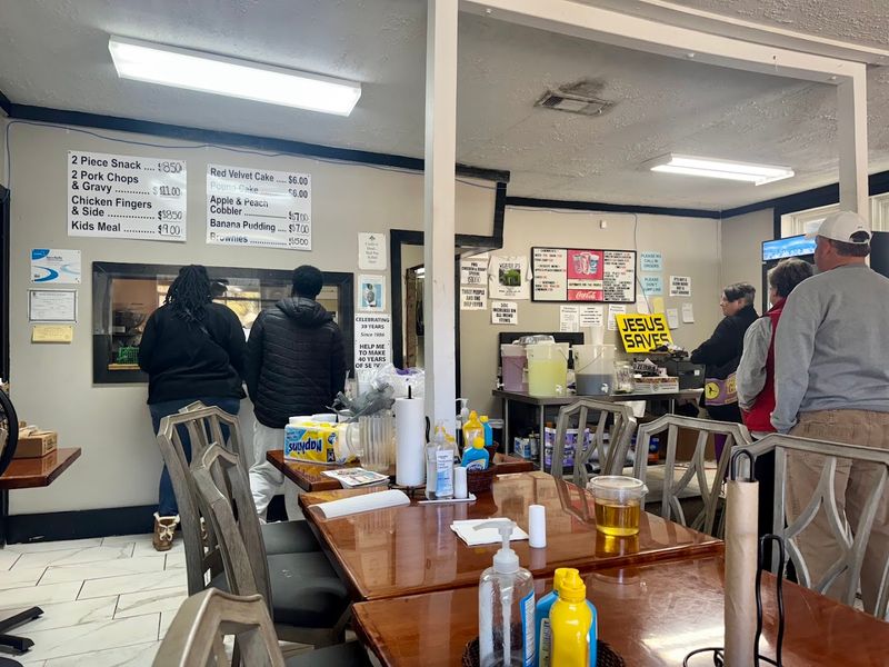 This 13-Spot Georgia Guide Highlights Restaurants Locals Trust - Decor Hint Weaver D's Delicious Fine Foods