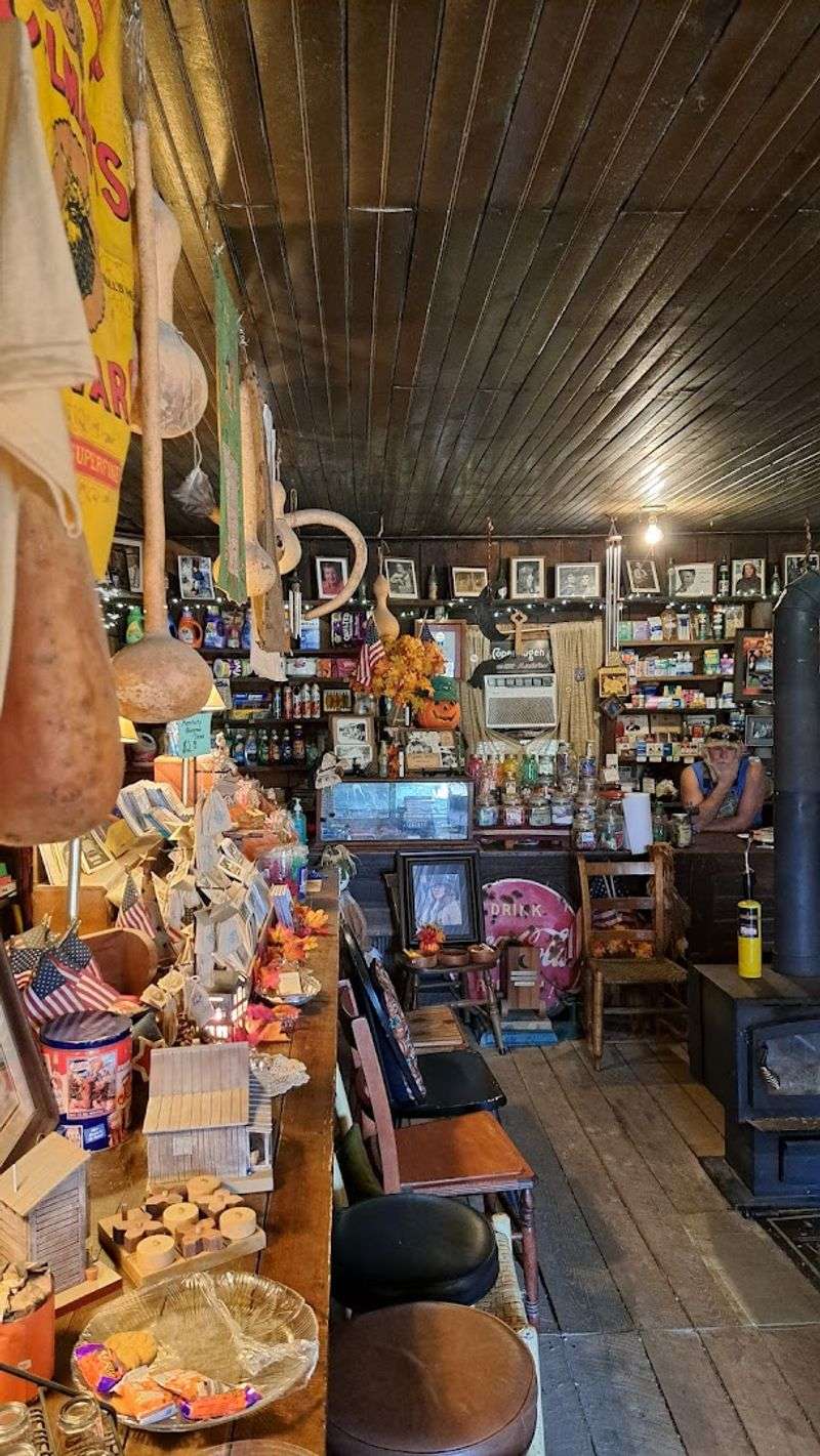 This historic Kentucky country store still feels frozen in time - Decor Hint Store hours require you to plan ahead