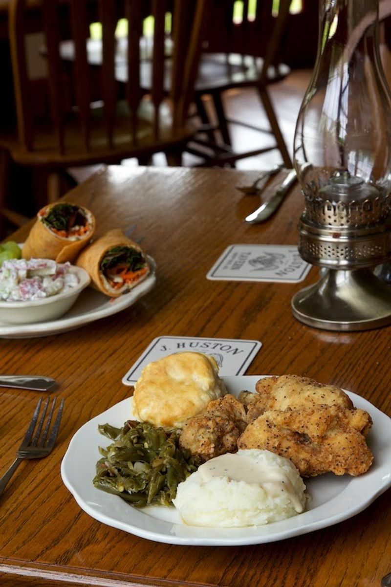 The Menu That Keeps Missouri Comfort Food Alive